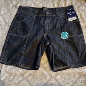 NWT Ryder by Lee size 14 instantly slims you. With 4 Pockets button/zip closure.